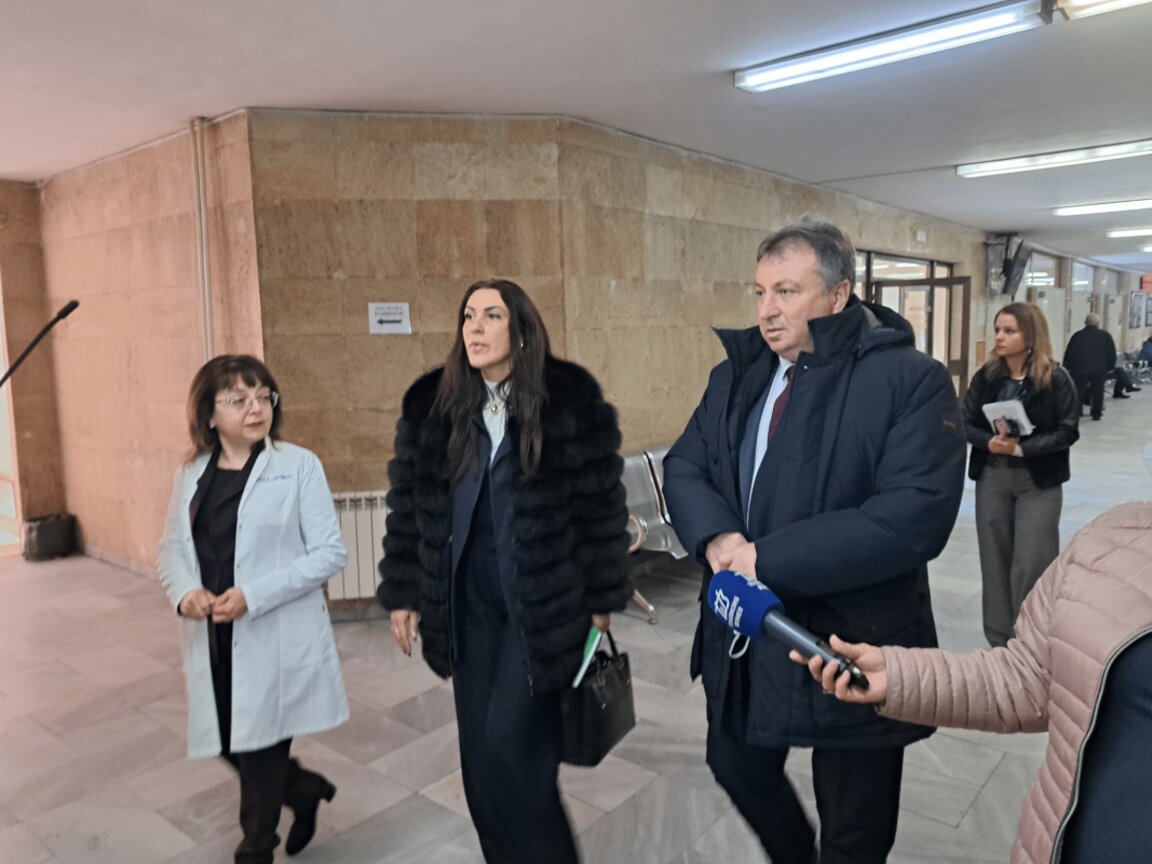 Кметът иска ремонт на поликлиниката