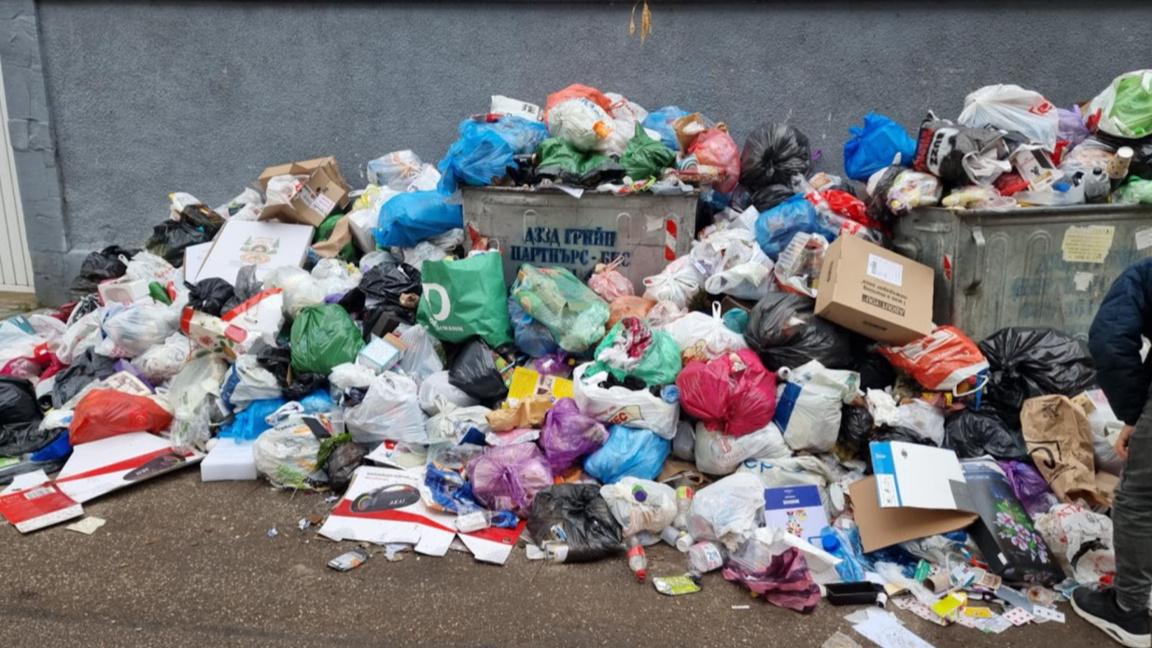 "Тънем в мръсотия" – кризата с боклука в София се разраства