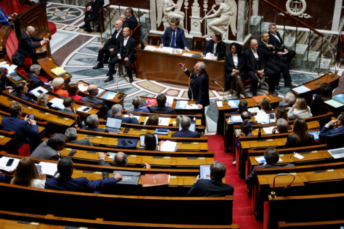Френският парламент обсъжда текст срещу антисемитизма във висшето образование