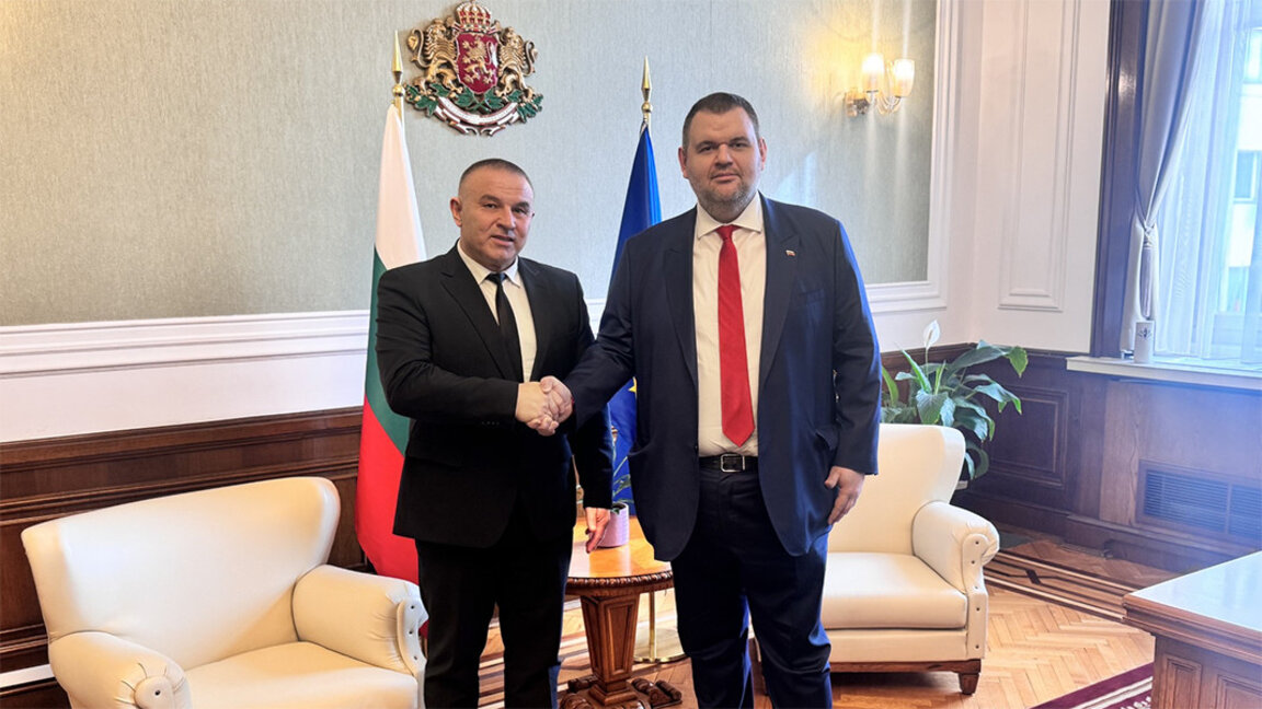 Delyan Peevski promete la salvación de la halterofilia búlgara