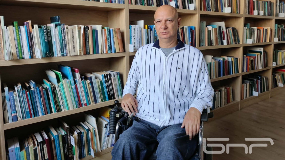 Петър Костадинов представя книгата си „Живот след това“ в Бургаската библиотека