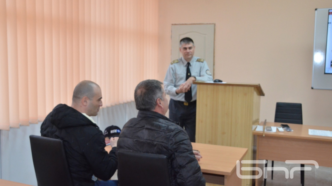 Обучение на служители, участващи в доброволни формирования
