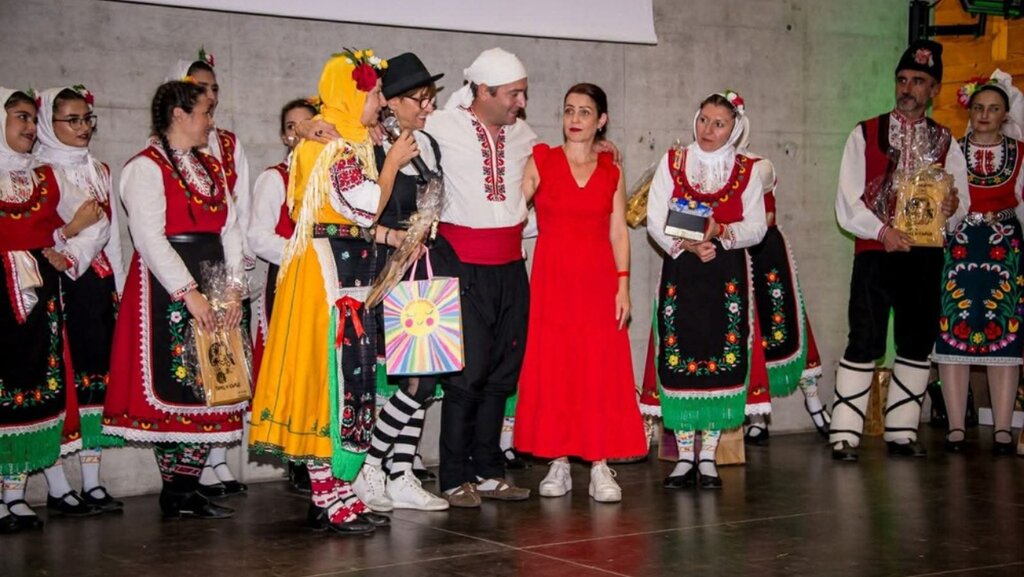 Ансамбль народных песен и танцев "Китка"