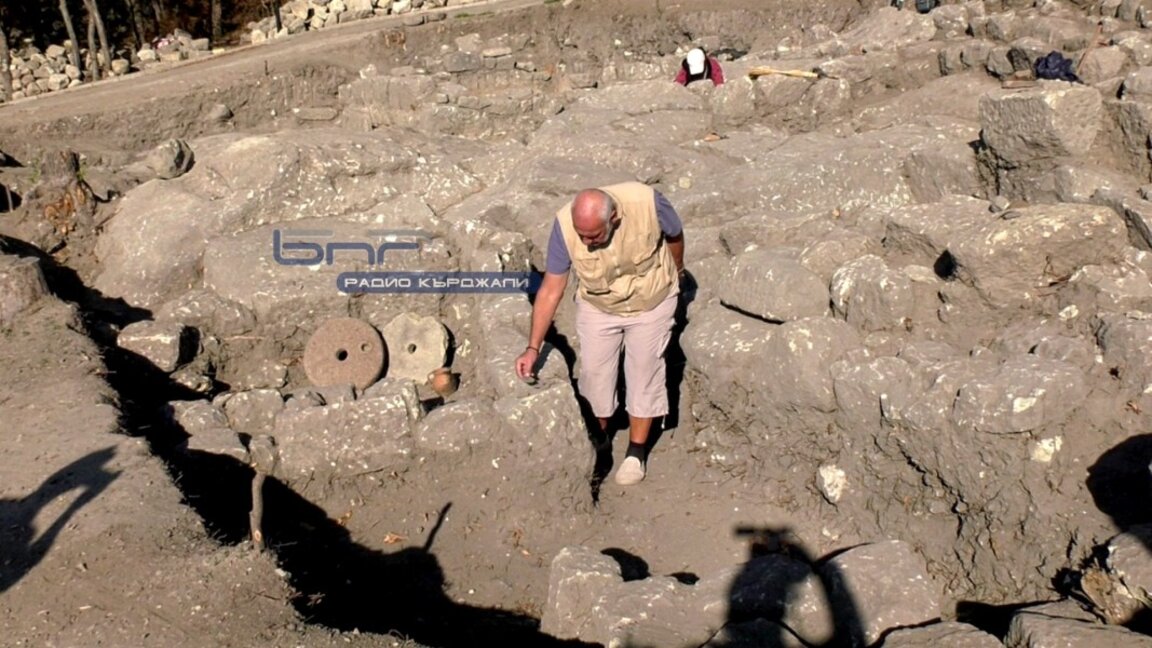 Los arqueólogos descubren en Perperikon un barrio del siglo XIII-XIV similar a la Ciudad de los Hobbits