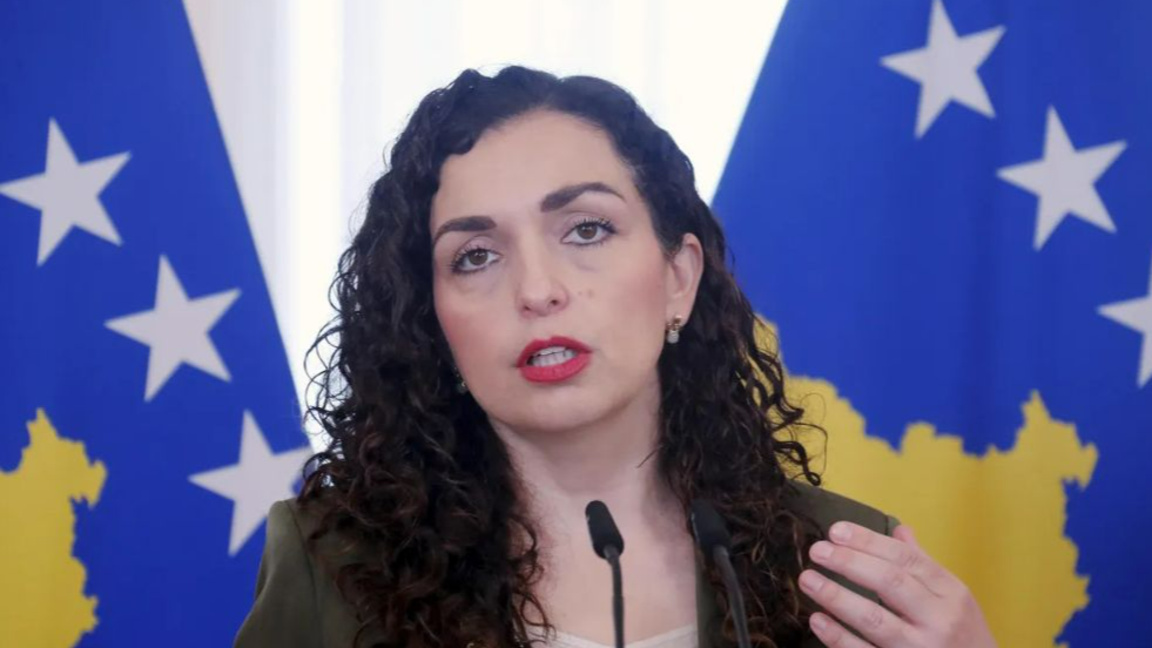 По съседски