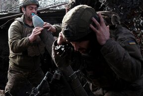 Украйна потвърди за изтегляне от две села край Авдеевка