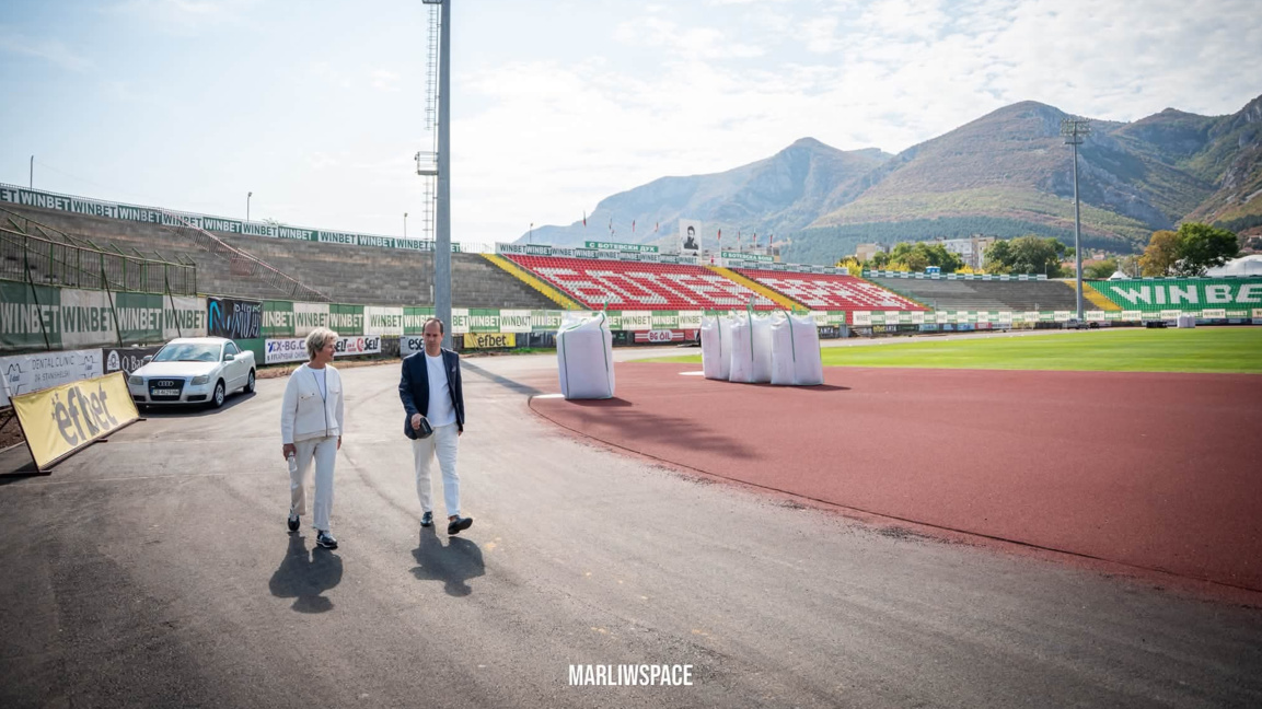 Новата настилка на лекоатлетическата писта във Враца
