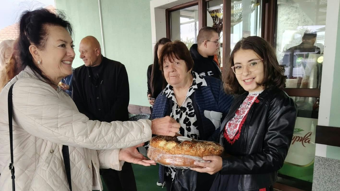 Родовата среща събра над 80 потомци на Бадаврови в Книжовник