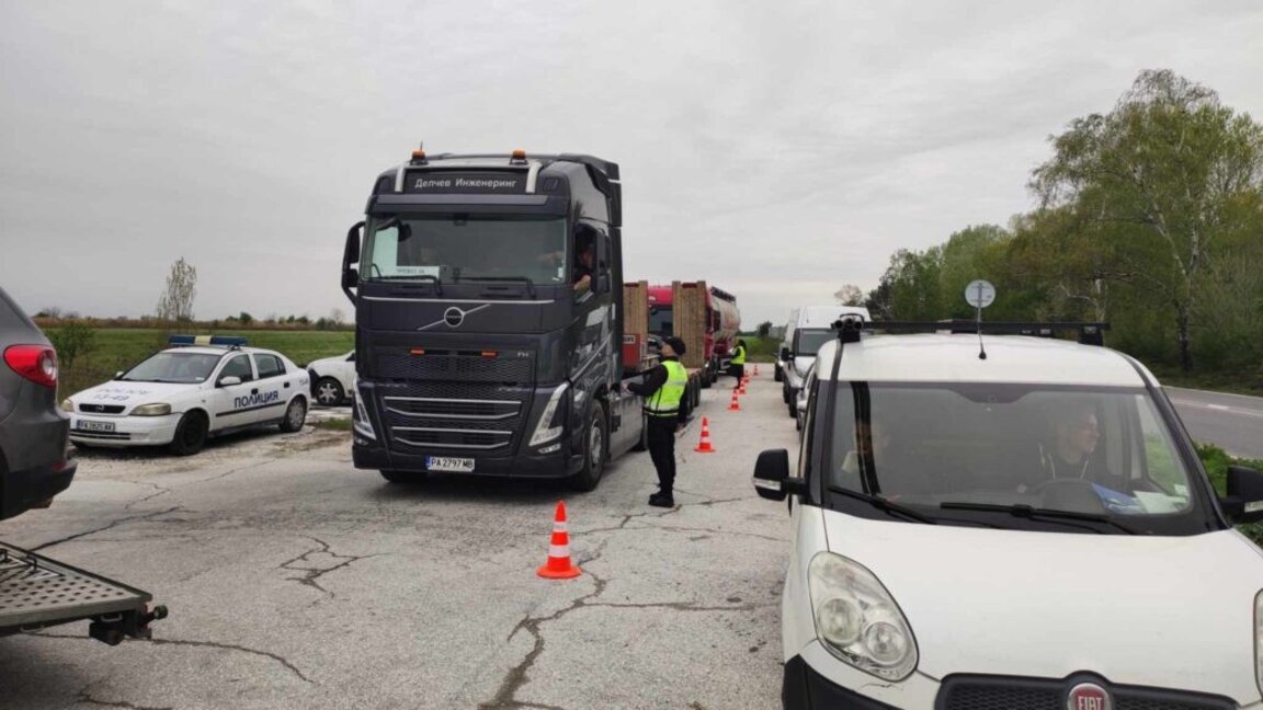 Специализирана полицейска акция на пътя Пазарджик - Пловдив