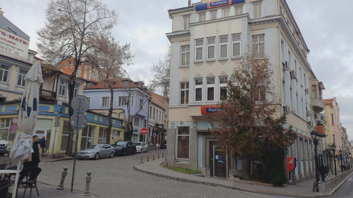 Пловдивчани обменят левове в дежурните банкови клонове без да чакат дълго