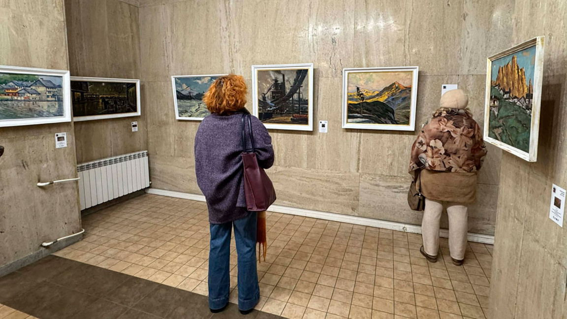 Живописна изложба представя връзката между архитектура и изкуство