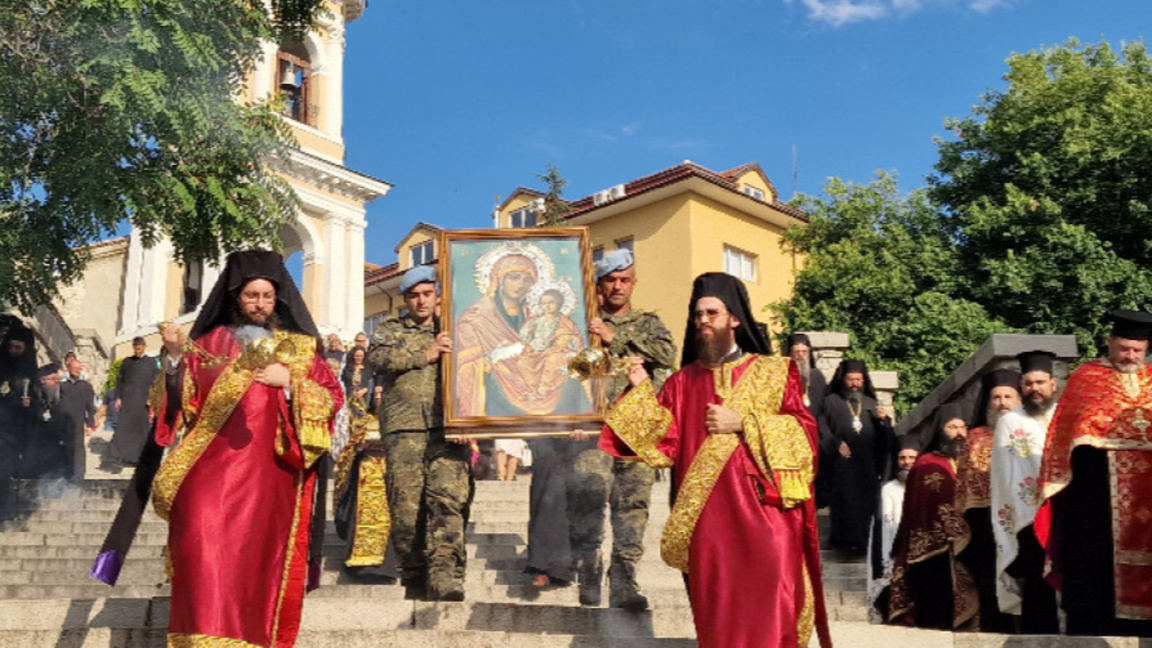 Литийно шествие за празника Въведение Богородично в район “Тракия“