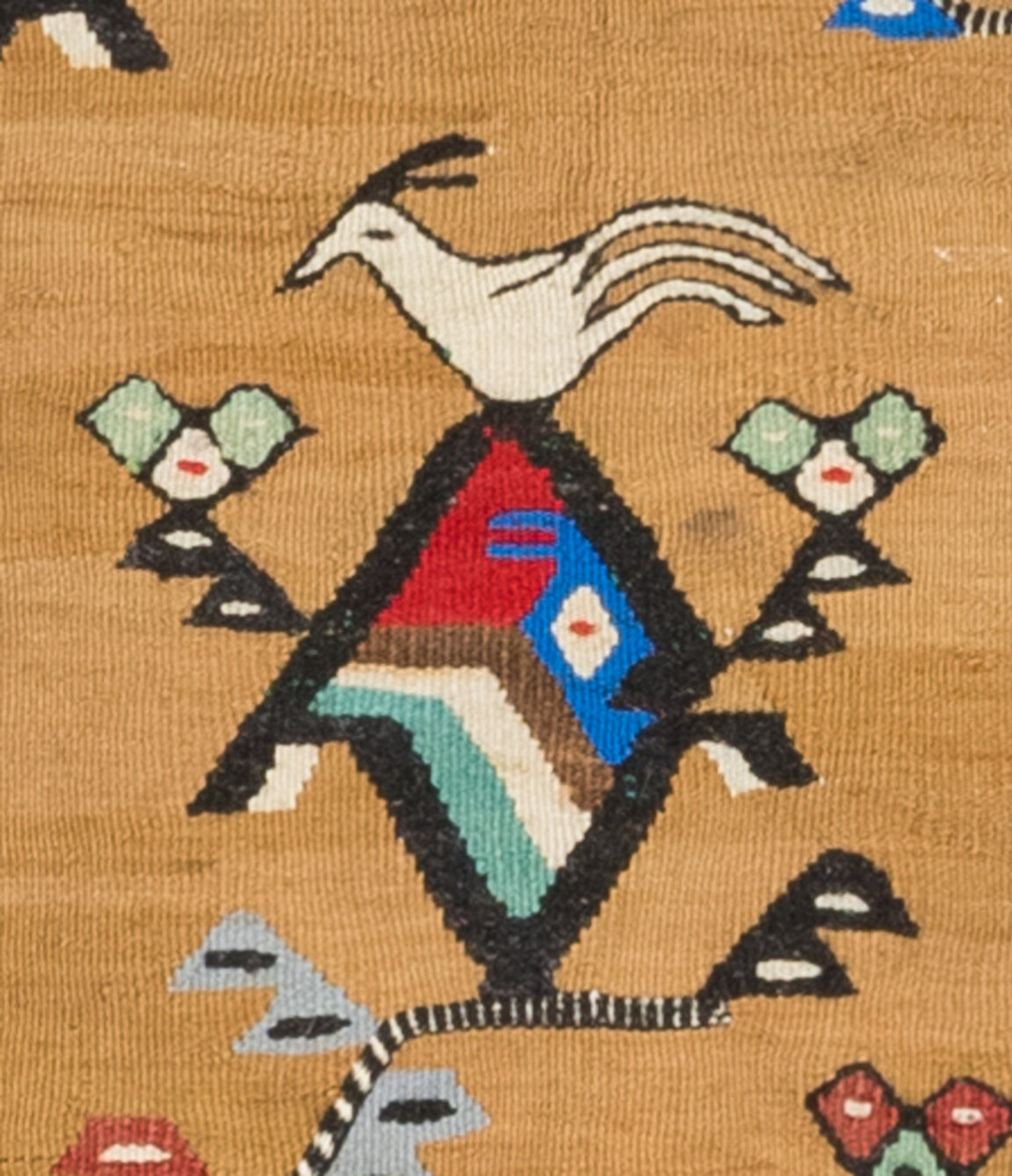 В Париж показаха български килими на повече от век