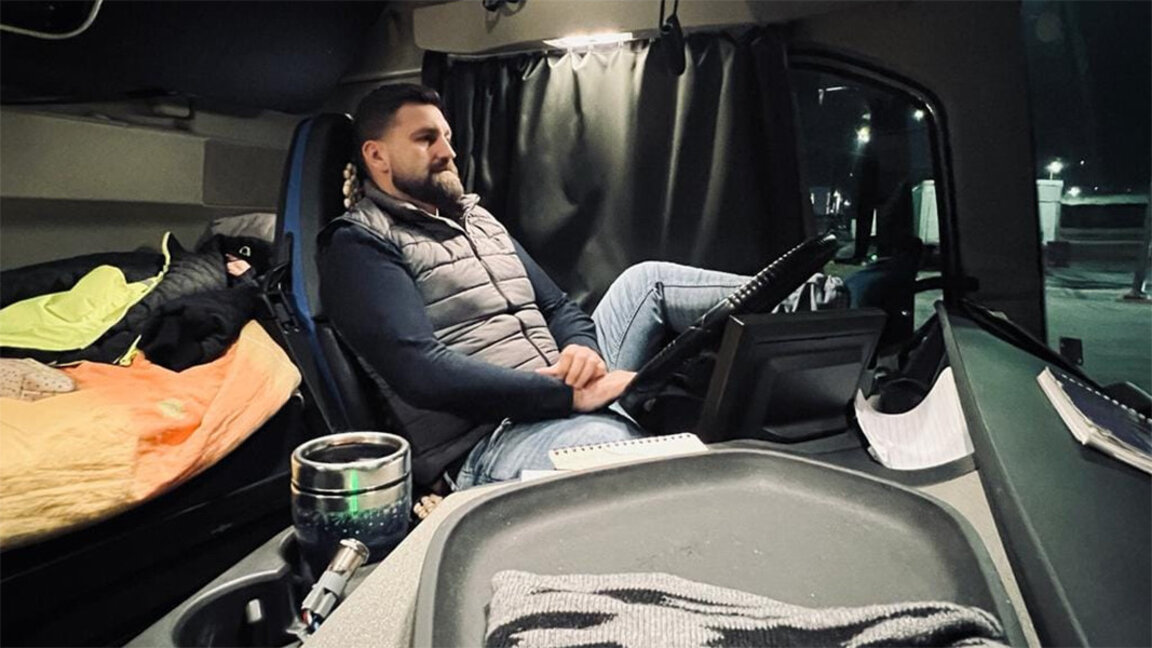 Un europarlamentar verifică cât așteaptă transportatorii bulgari la granițe