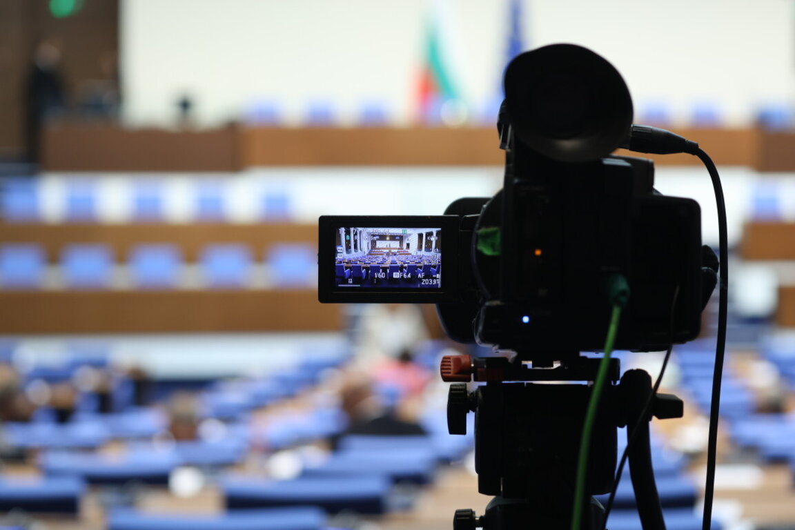 Депутатите с две нови точки в дневния си ред