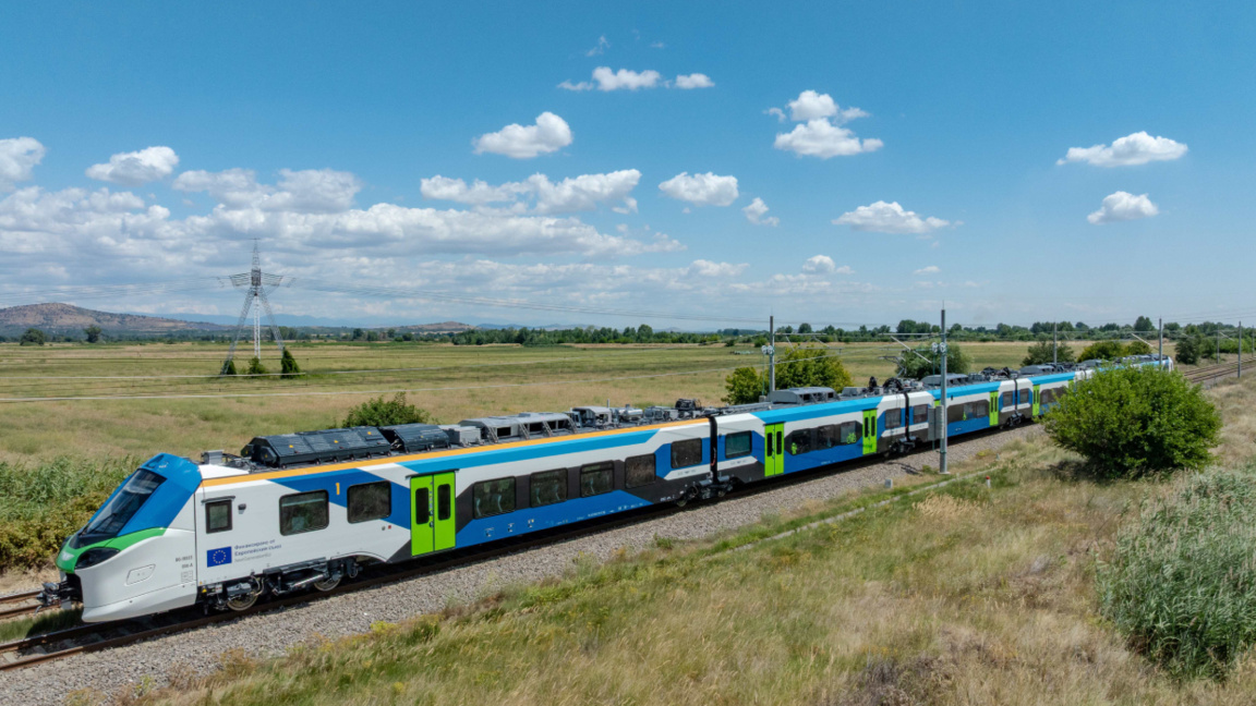 Los primeros doce nuevos trenes eléctricos para Bulgaria ya están listos