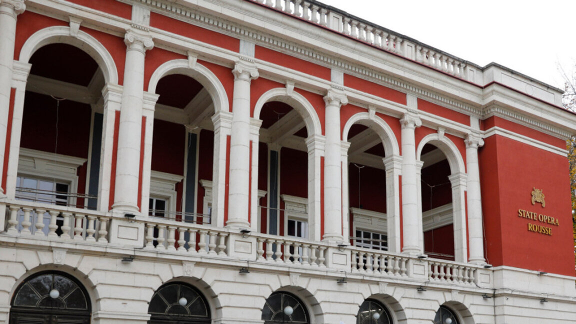 Историята на "Зоро" по музика на "Джипси кингс" и Джон Камерън