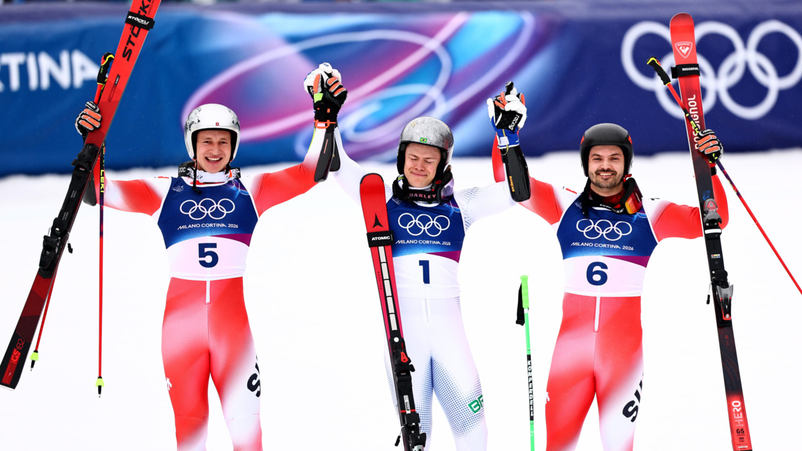 Лукас Пинейро Бротен (в средата) донесе историческо злато за Бразилия