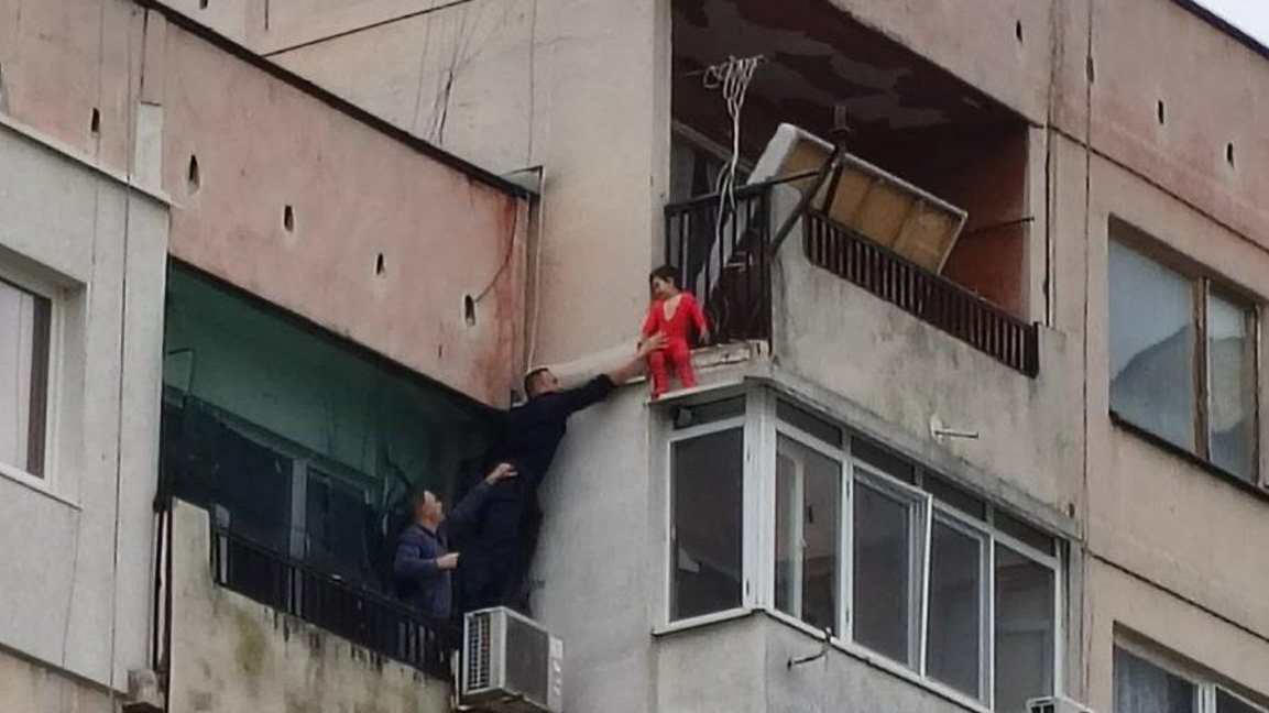 Полицаи предотвратиха инцидент с малолетно дете, оставено без родителски надзор в Ямбол.