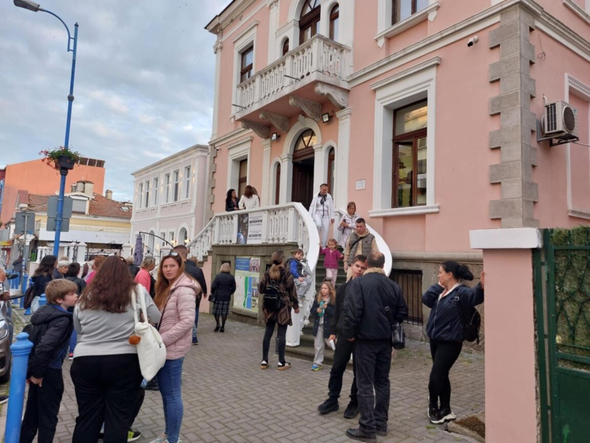 Символичен протест на музейните работници