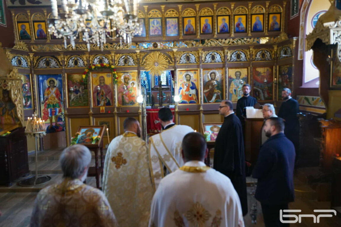 Аврен празнува днес, обновена е църквата "Св. Великомъченица Параскева - Петка"