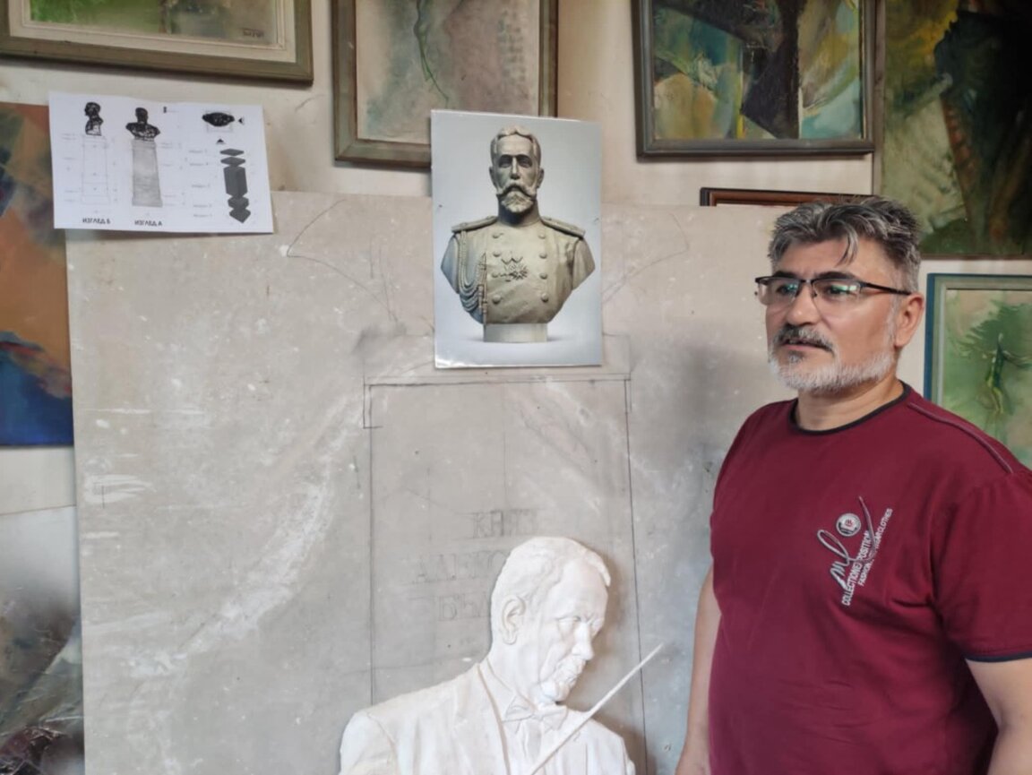 Владетелският паметник на княз Батенберг