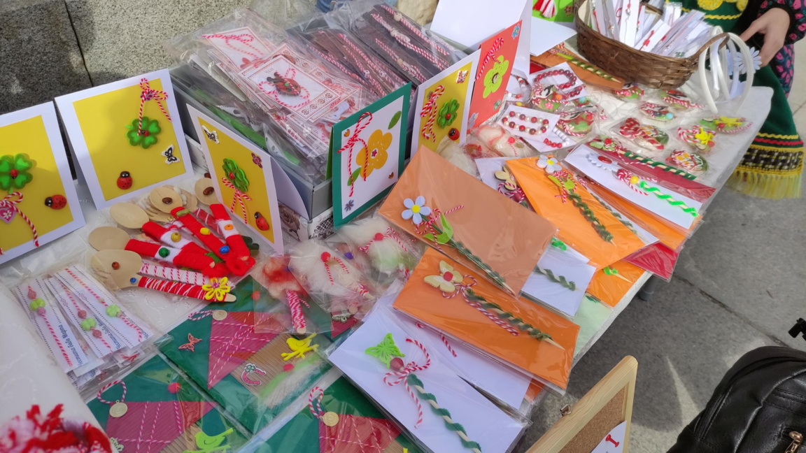 Хора в неравностойно положение изработиха мартеници за благотворителна цел