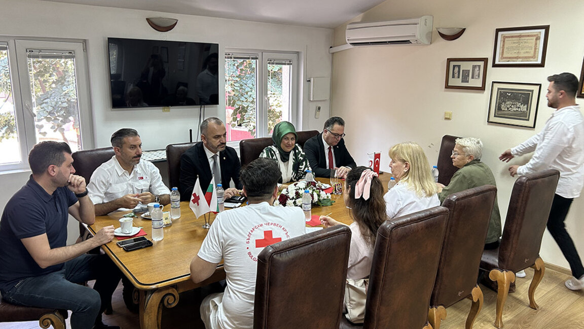 Η πρόεδρος της Τουρκικής Κόκκινης Ημισελήνου στο Πλόβντιβ