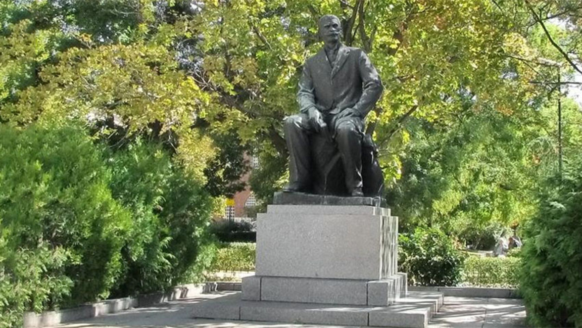 Поклонение пред паметта на Иван Вазов по повод 105 години от неговата кончина