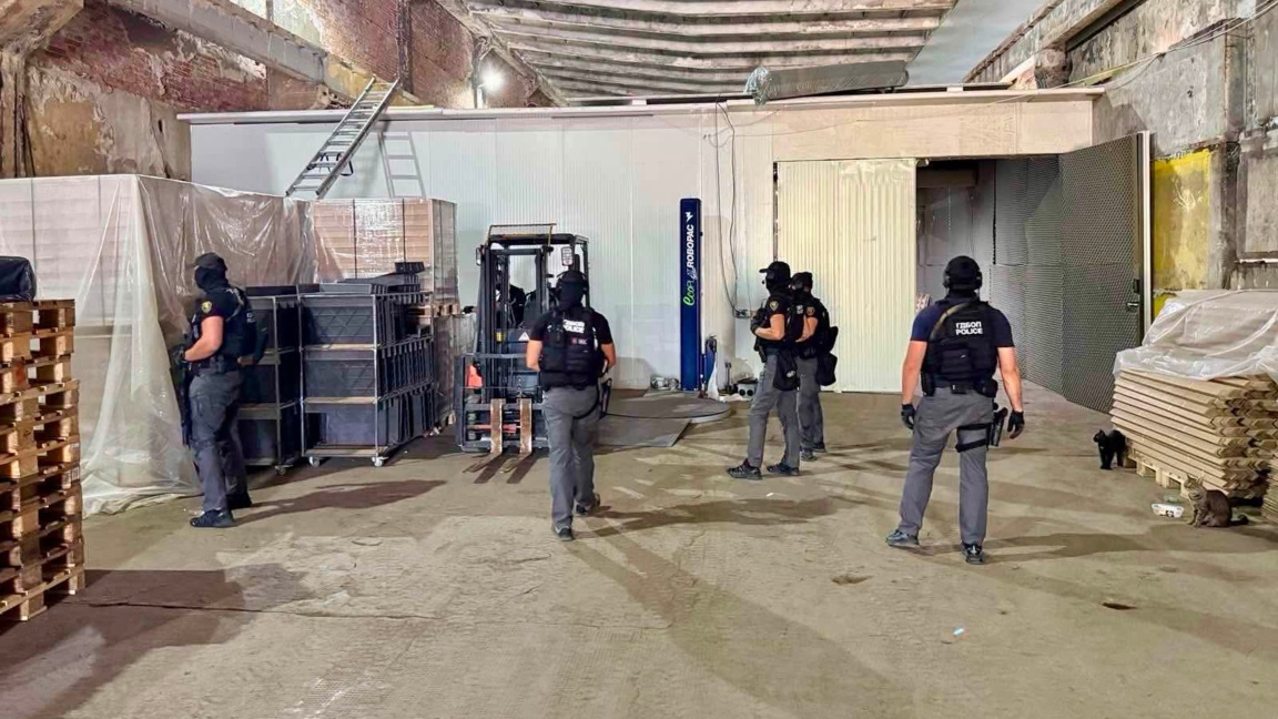 ГДБОП разкри нелегална фабрика за цигари в Мизия