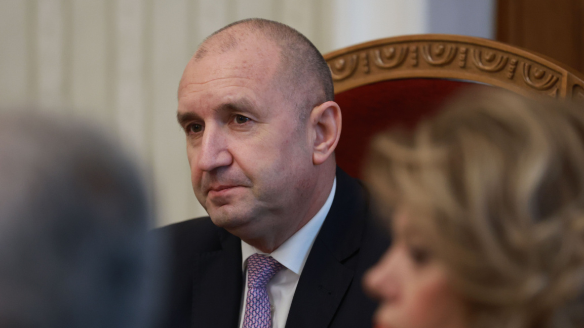 Продължават консултациите при президента след оставката на правителството