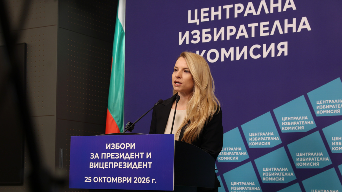 Изборният ден започна без нарушения, но с проблеми с машини в три секции
