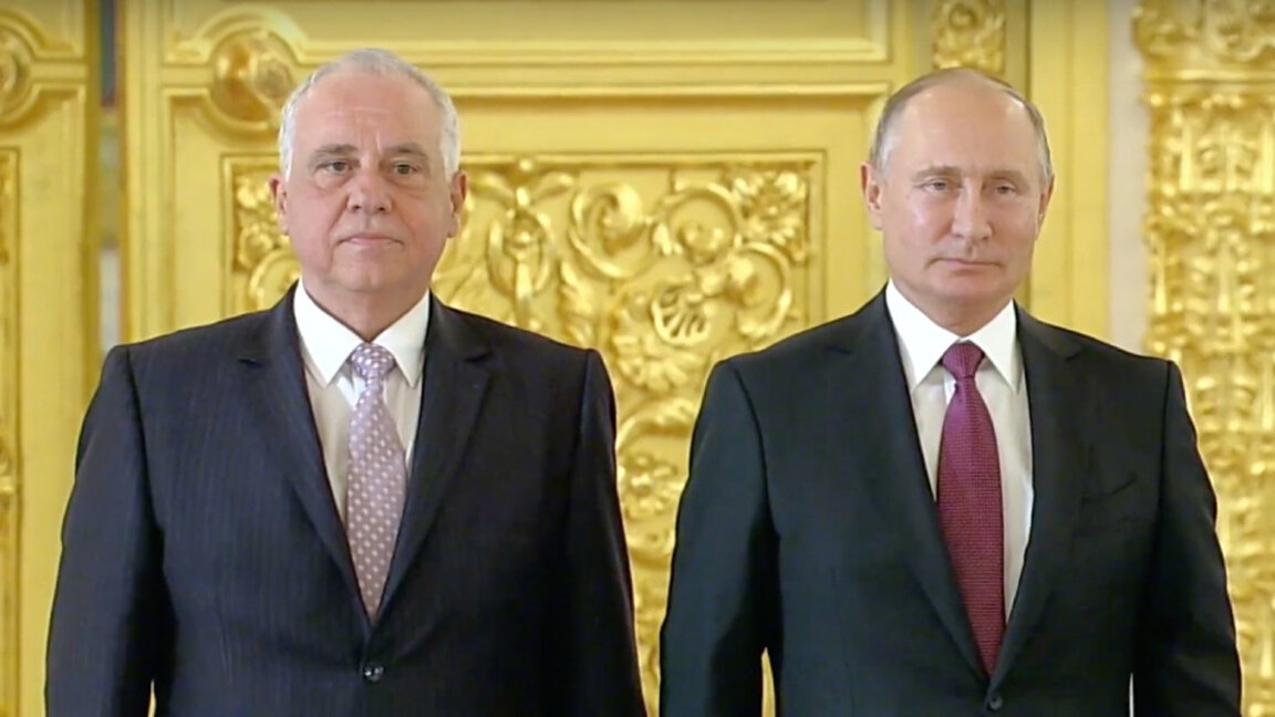 Bulgaristan Büyükelçisi, Vladimir Putin’in yemin törenine katılmayacak