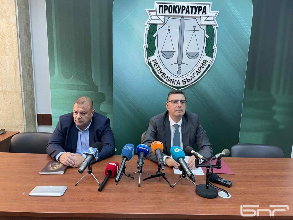 Фахри е използвал и нож при убийството на близките си в Люляково, оръжията се издирват(ОБНОВЕНА)