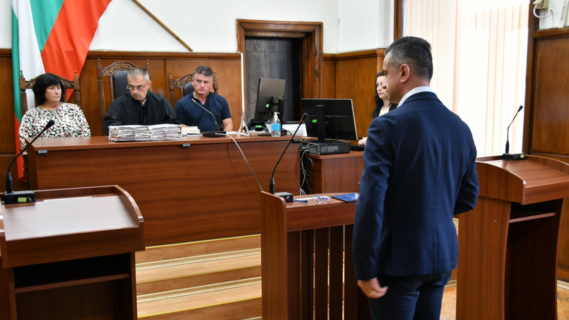 Бивш шеф на пловдивската митница се изправи пред съда в Хасково