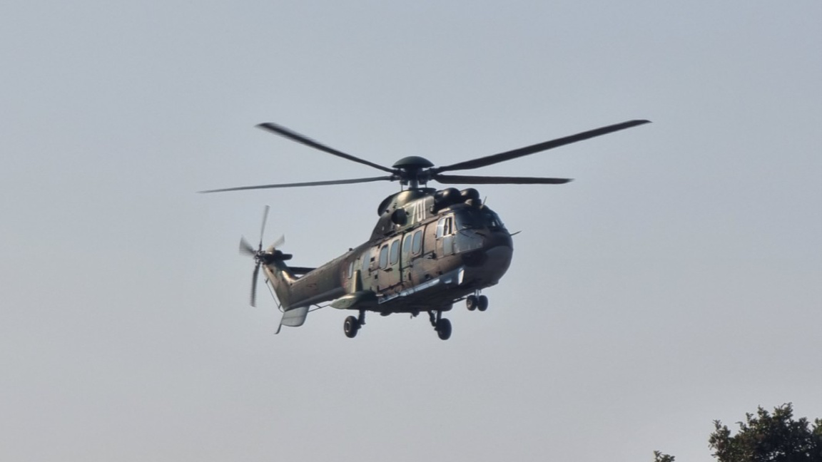 Военен хеликоптер от 24-та авиобаза Крумово се включи в спасителната операция.
