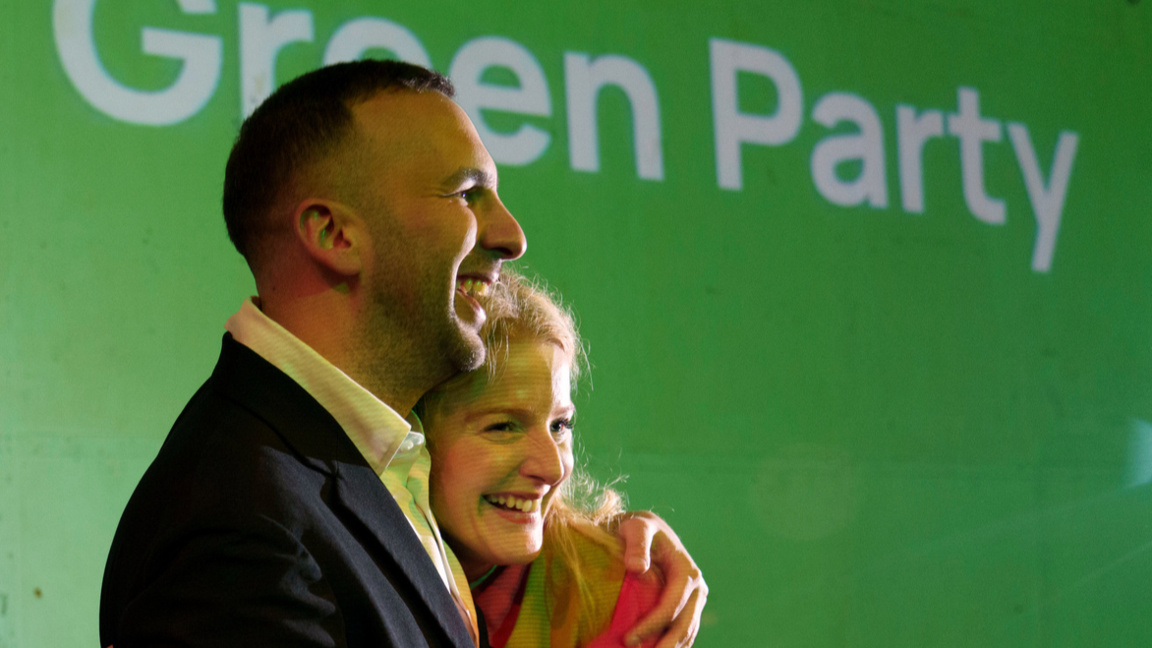 Зелените триумфират на частичните избори във Великобритания.