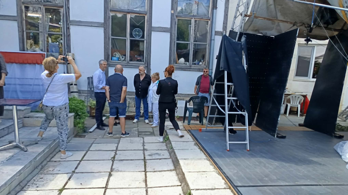 Оценяват щетите в Кукления театър във Варна