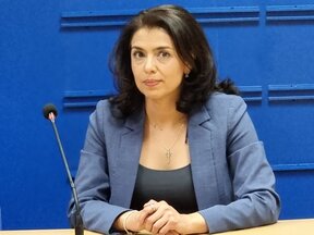 Експерти: Ако Корнелия Нинова се намеси, вотът за Ваня Григорова може да падне
