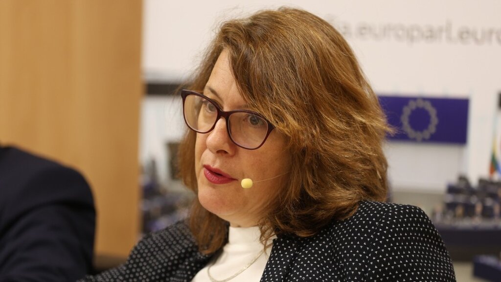 Весела Чернева: Тръмп осигури червен килим на Путин, но не получи много