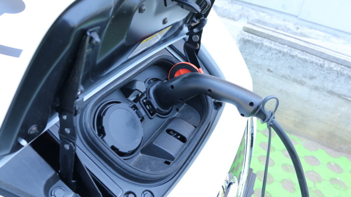 Германската автомобилна индустрия настоява ЕК да се откаже от митата за китайските електромобили