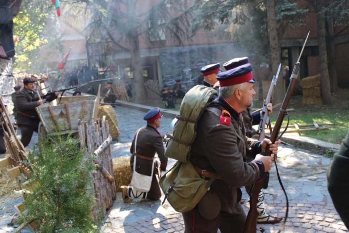 Исторически възстановки и почит към героите в Благоевград