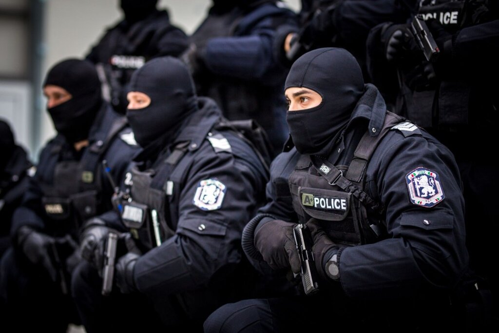 До момента няма задържани при акцията в офисите на оръжейна фирма у нас