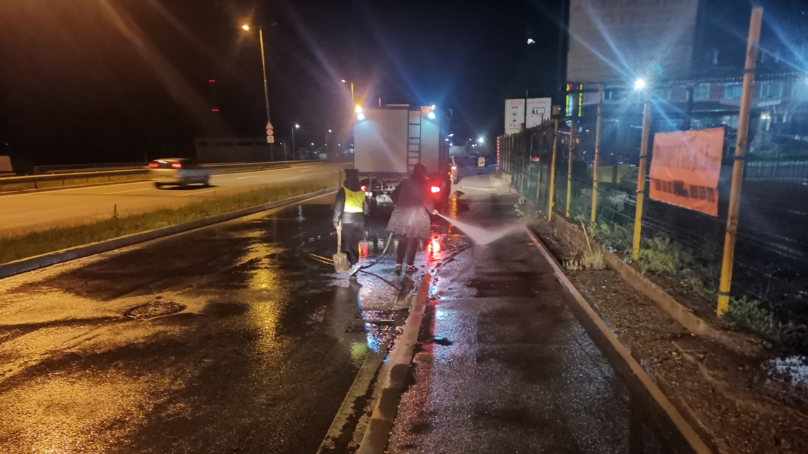 Започна миенето на улиците в София