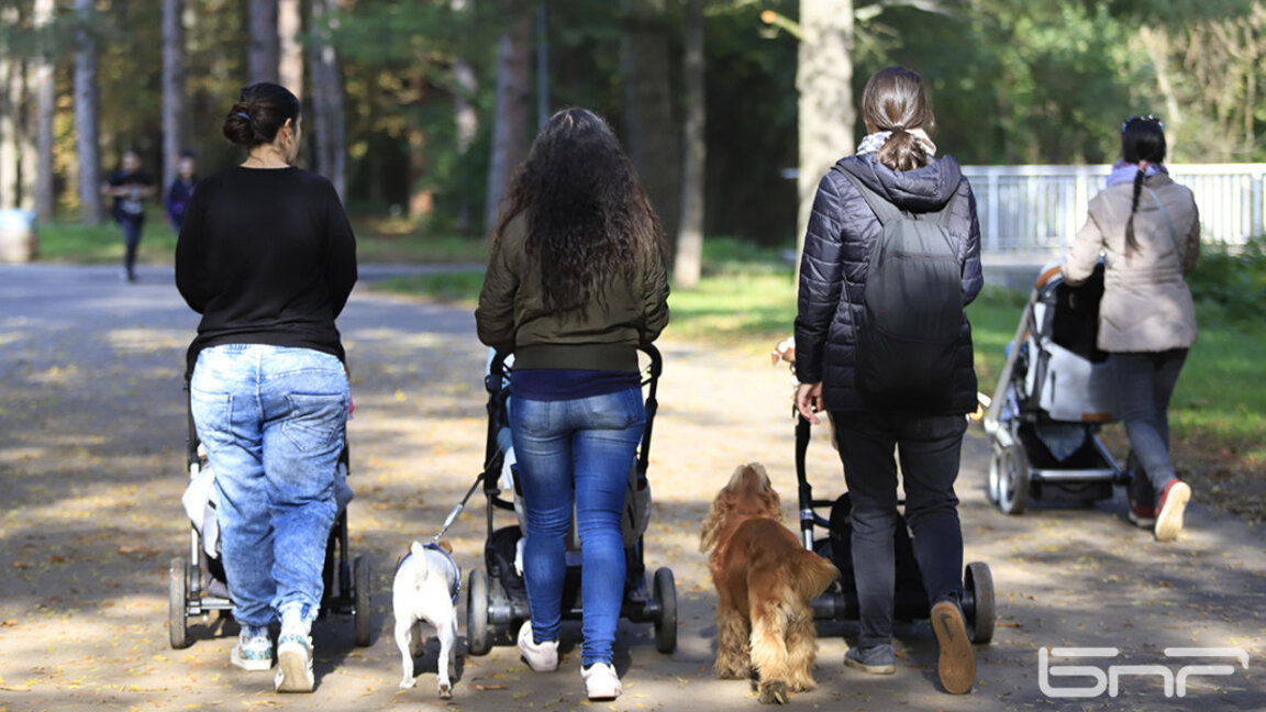 Компании имат специални програми с грижа за младите майки, но има и случаи на тормоз