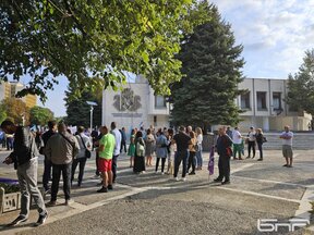 Срещата за бъдещето на "Марица-изток" в Раднево се провали, изгониха зам.-министър