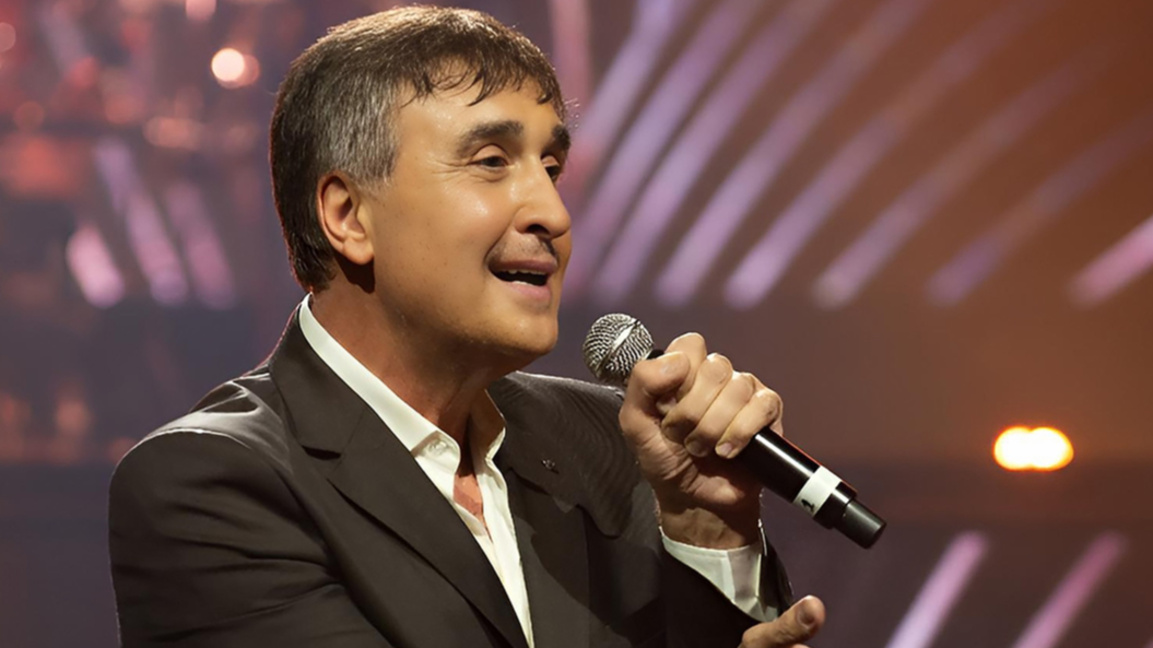 Веселин Маринов с четири поредни концерт...