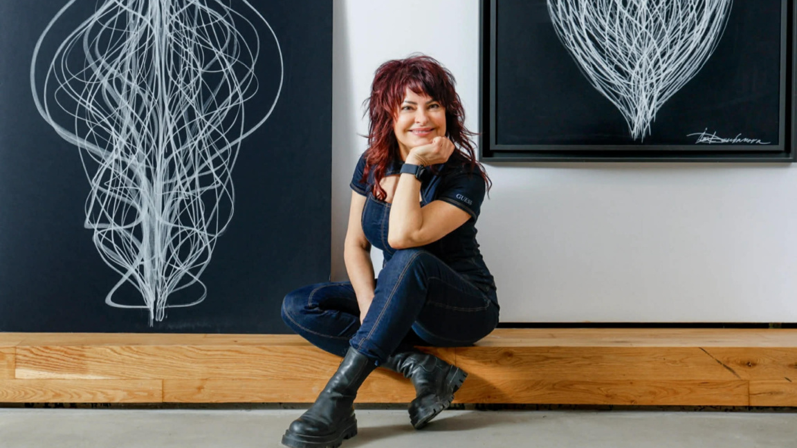 "Кодове на времето" - символи на различни традиции на дизайнера Ина Дамянова