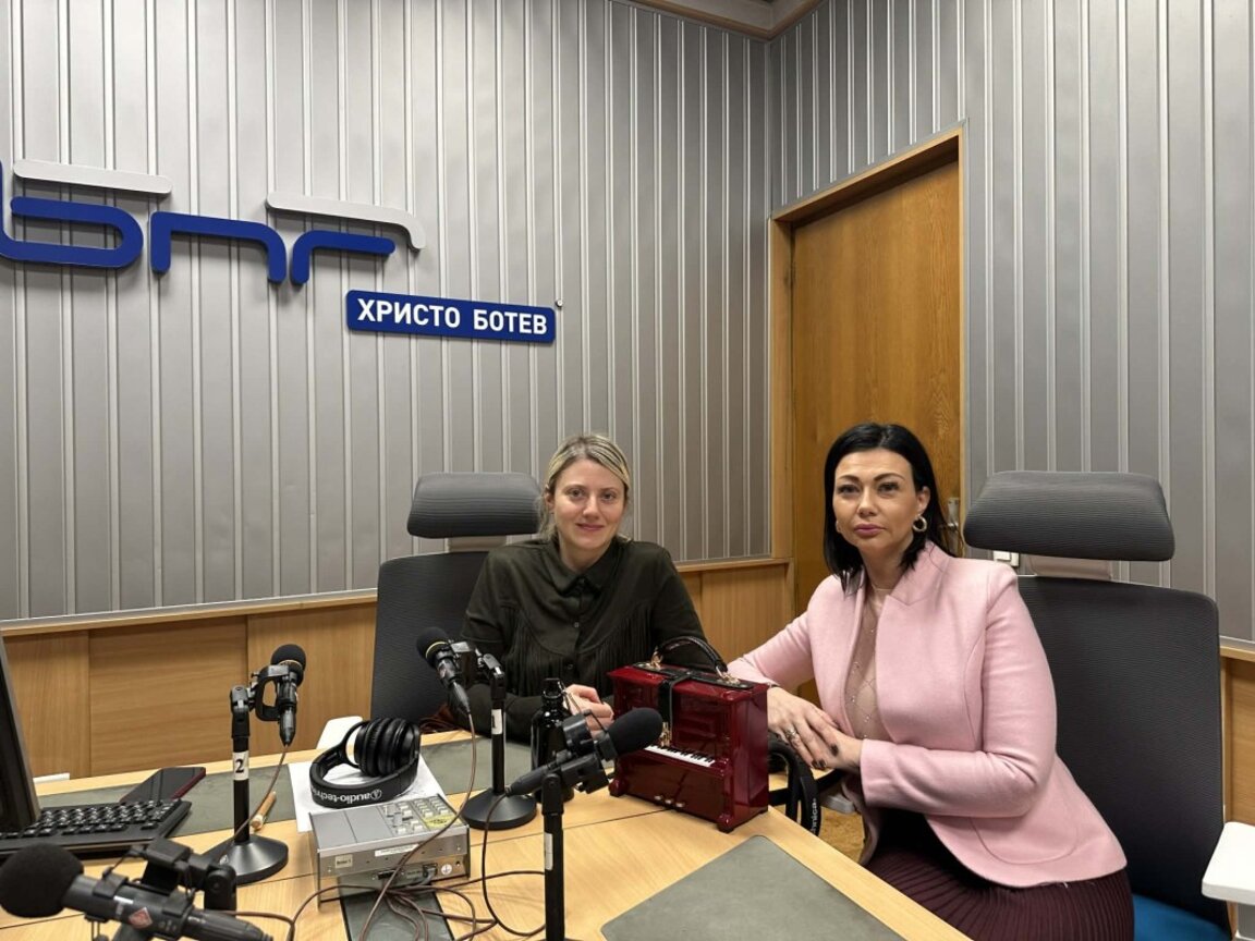 Ралица Евтимова и водещата на предаването "Нашият ден"