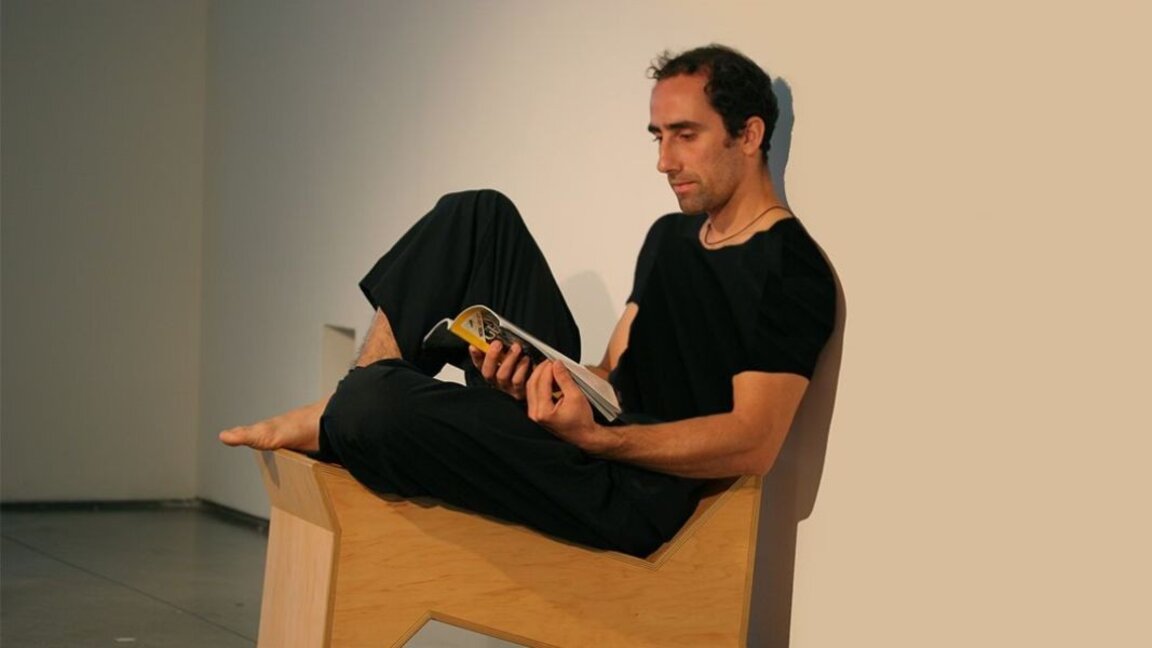 Tüfeğin flüte dönüştüğü zaman- Konstantin Zlatev ve barış için sanat